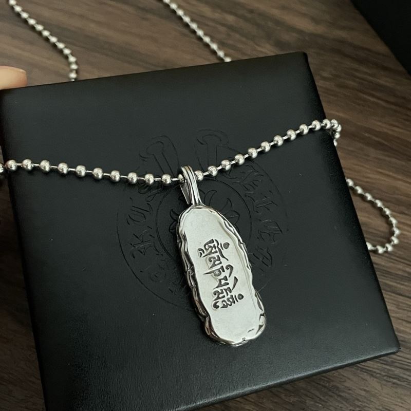 Ch*0me He**ts necklaces